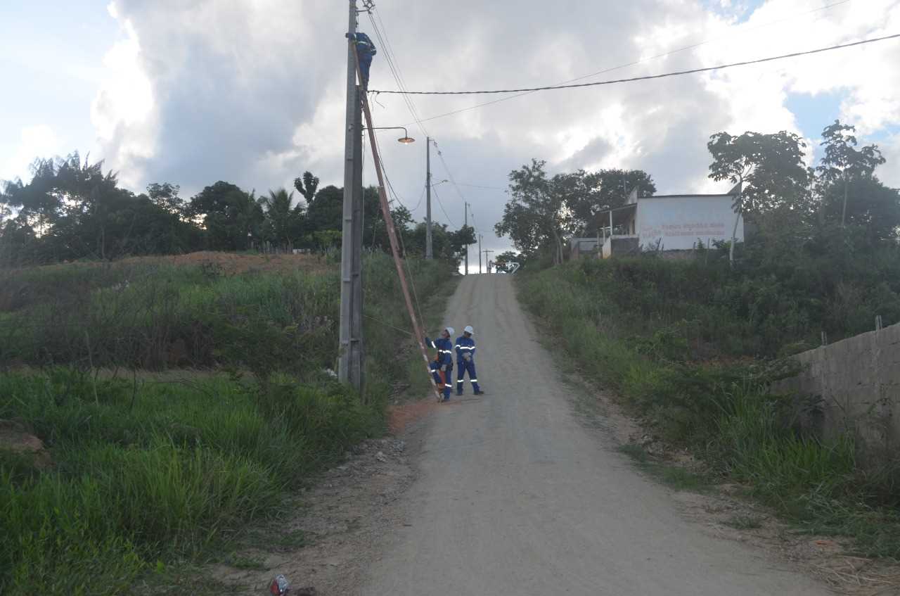Camacã: Moradores da Rua CG felizes com a chegada da iluminação